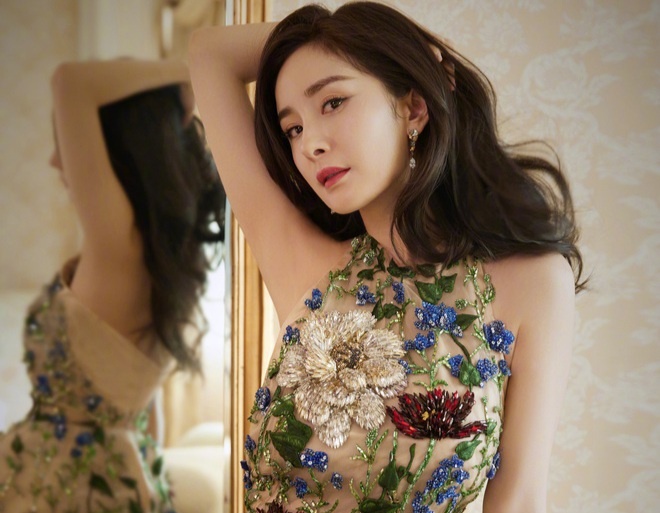 Dien vien Trung Quoc bi cam nhan cat-xe bang tien mat hinh anh