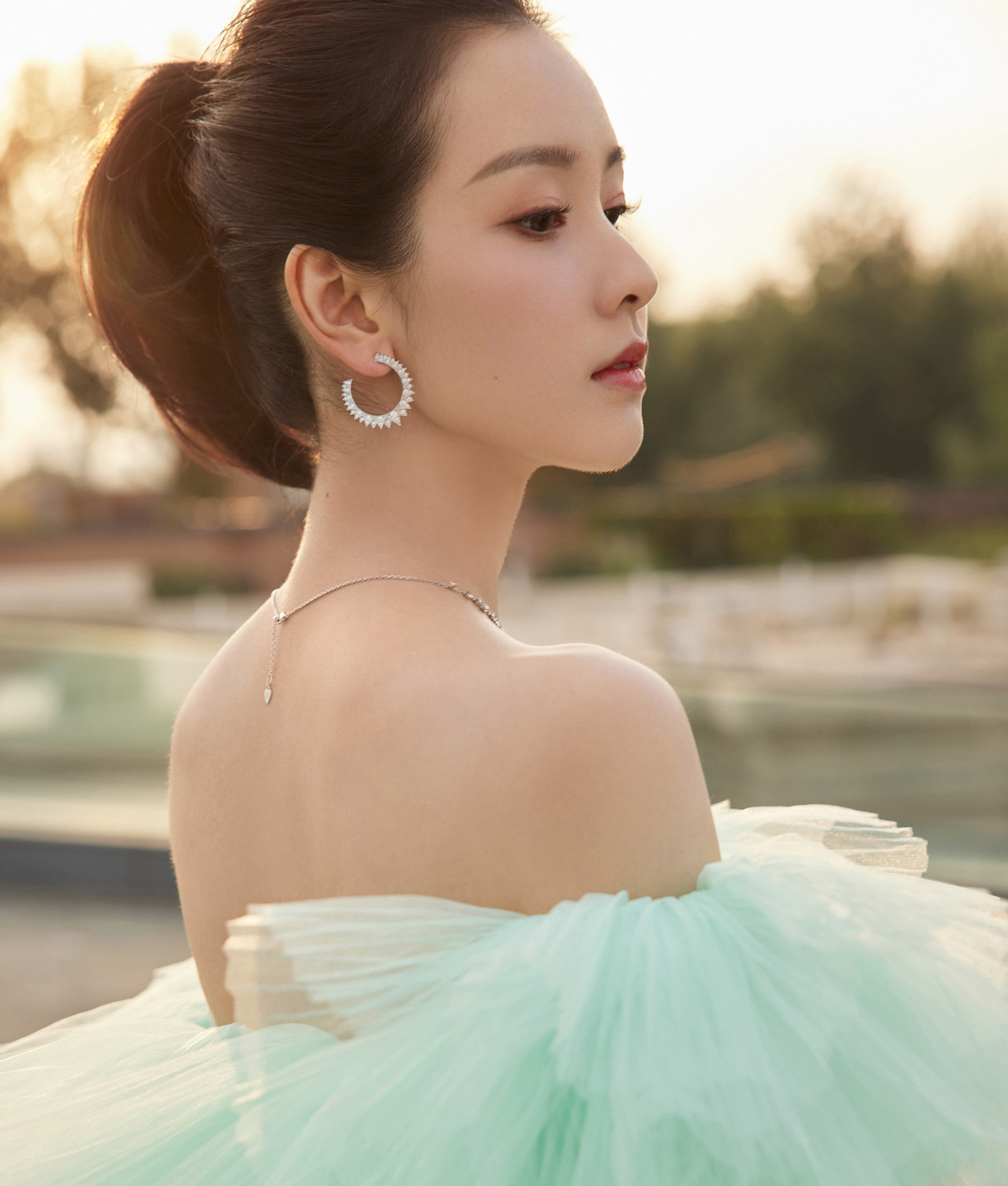 Tran Do Linh hoa khoi giang duong anh 8