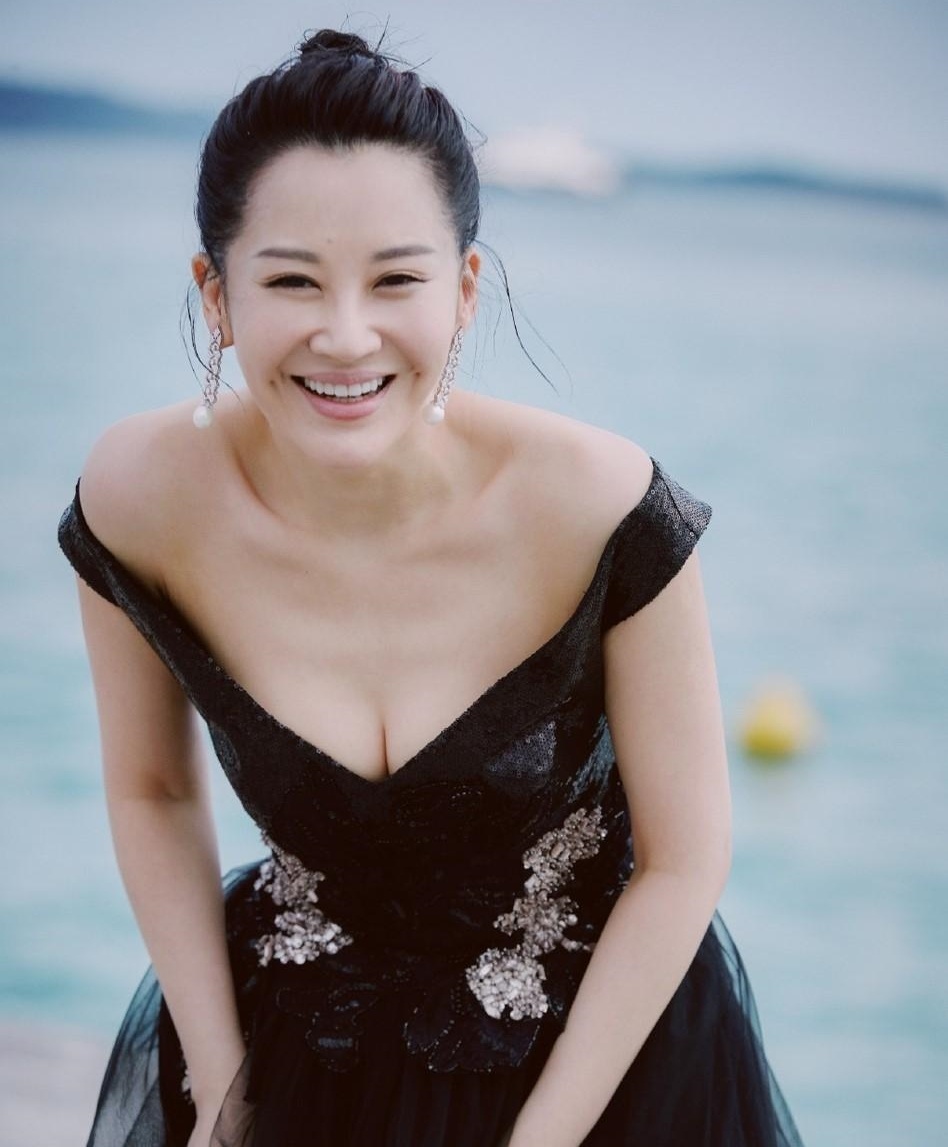 Hua Tinh bi thay vai anh 4