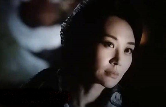 Hua Tinh bi thay vai anh 1