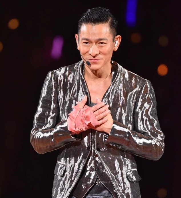 Luu Duc Hoa bi go quang cao anh 2