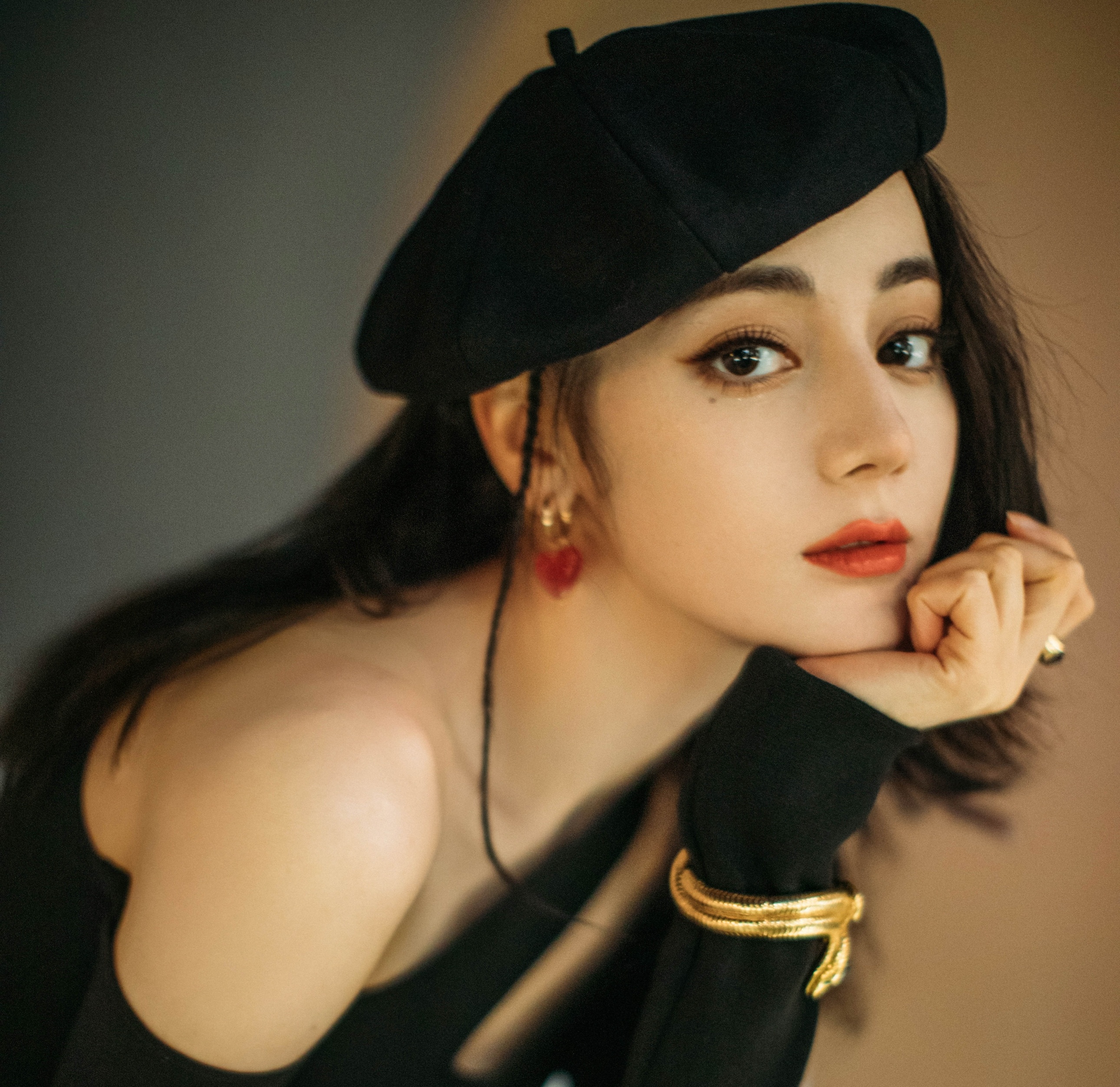 Dich Le Nhiet Ba nhan giai Kim ung anh 2