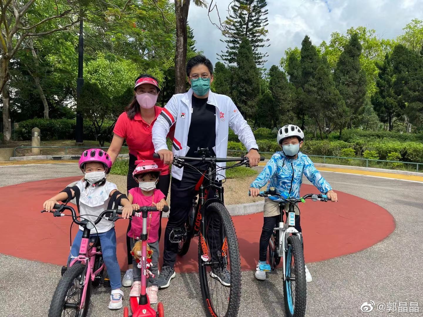 Quach Bich Dinh duoc thuong khi sinh con anh 20