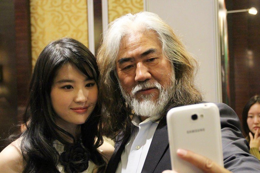 Ong trum vo thuat Truong Ky Trung bi vo cu kien hinh anh