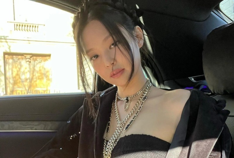Jennie hen ho V (BTS) anh 3