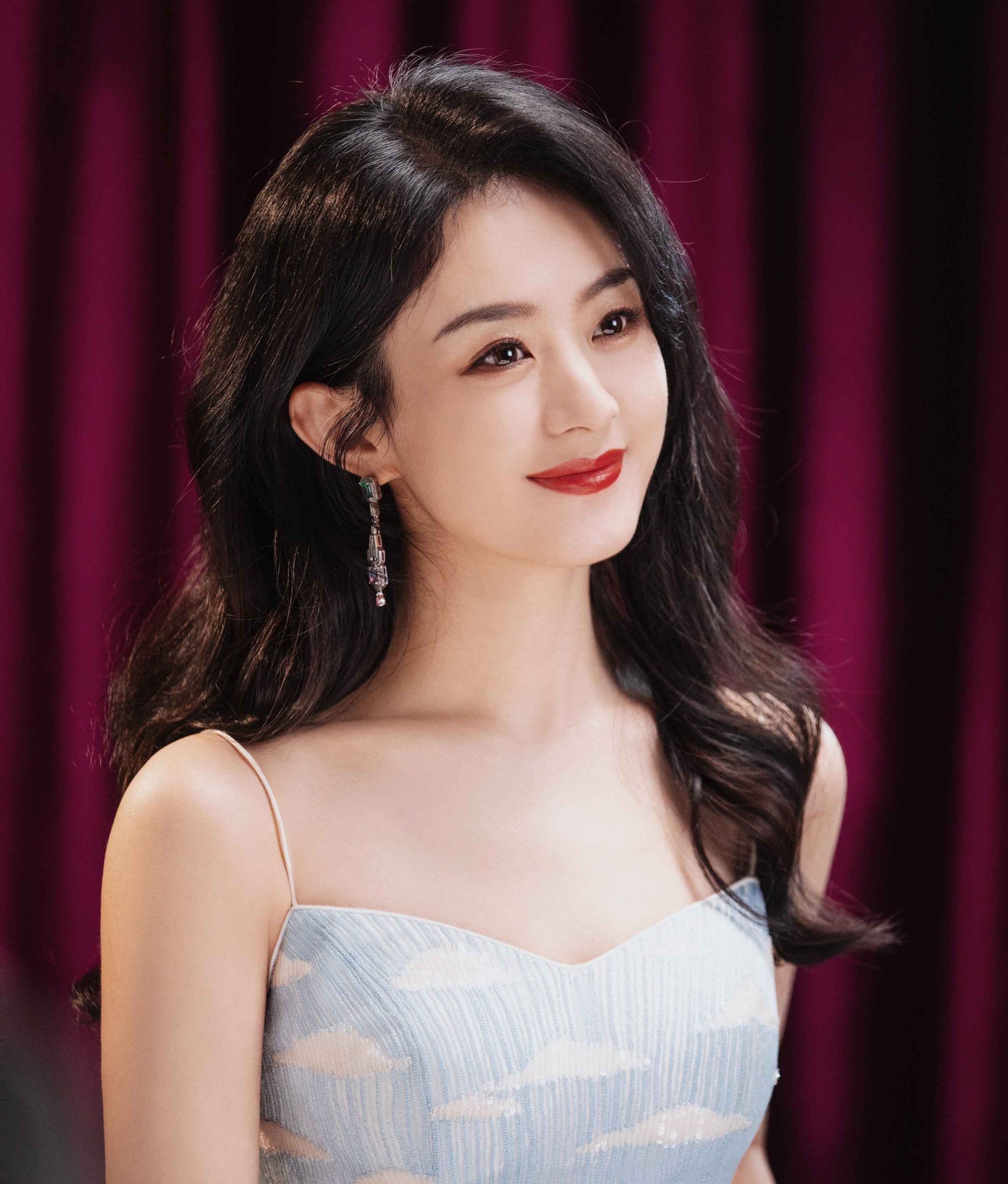 Triệu Lệ Dĩnh lượt xem phim kỷ lục ảnh 1 Trieu Le Dinh luot xem phim ky luc anh 1