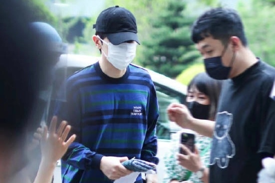 Dang Luan xuat hien sau be boi tron thue hinh anh