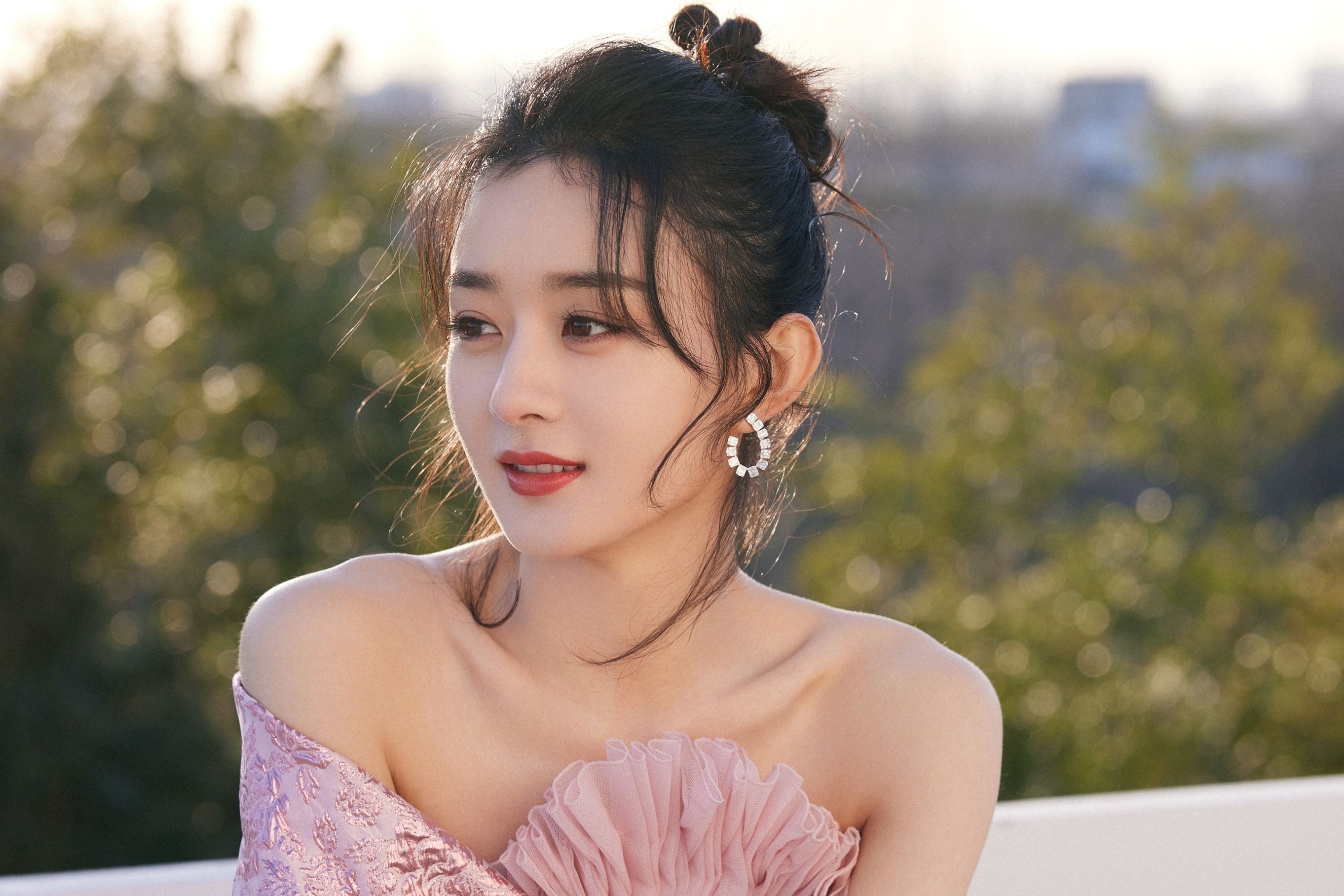 Song gio cua Trieu Le Dinh hinh anh