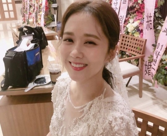 Jang Nara ket hon o tuoi 41 hinh anh