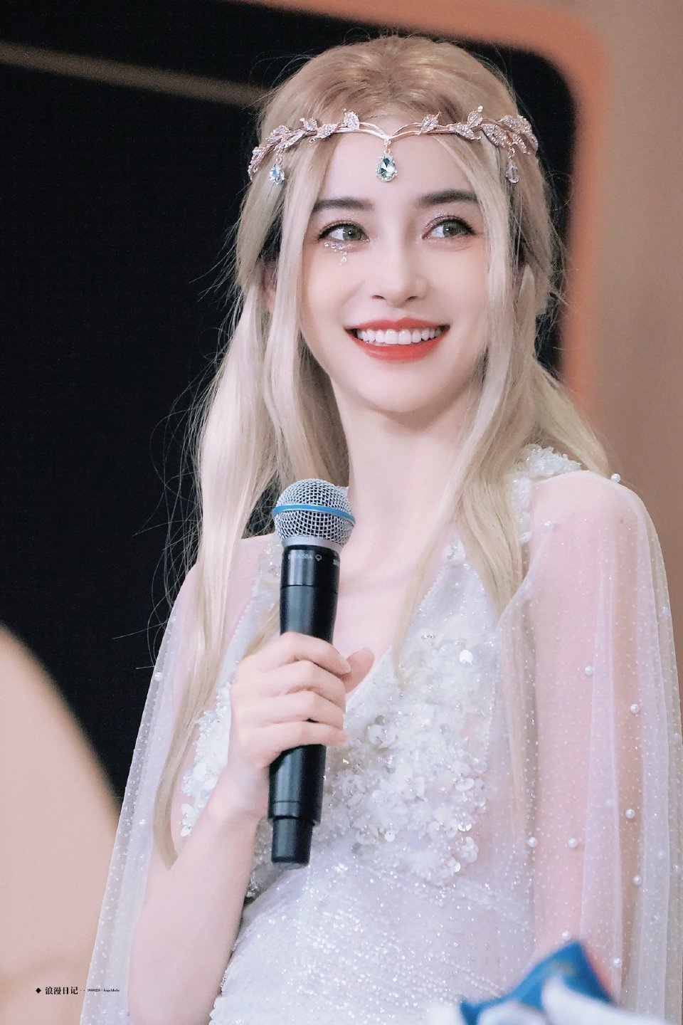 Angelababy hóa thành tiên nữ ảnh 2 Angelababy hoa thanh tien nu anh 2