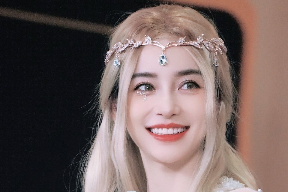 Angelababy phu song show giai tri hinh anh