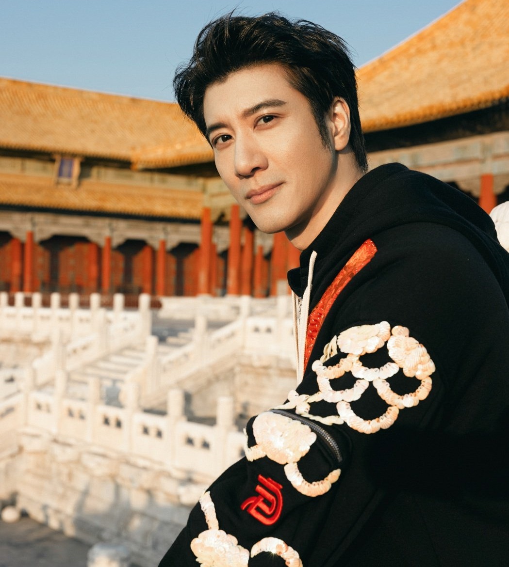 Vương Lực Hoành ngoại tình ảnh 2 Vuong Luc Hoanh ngoai tinh anh 2