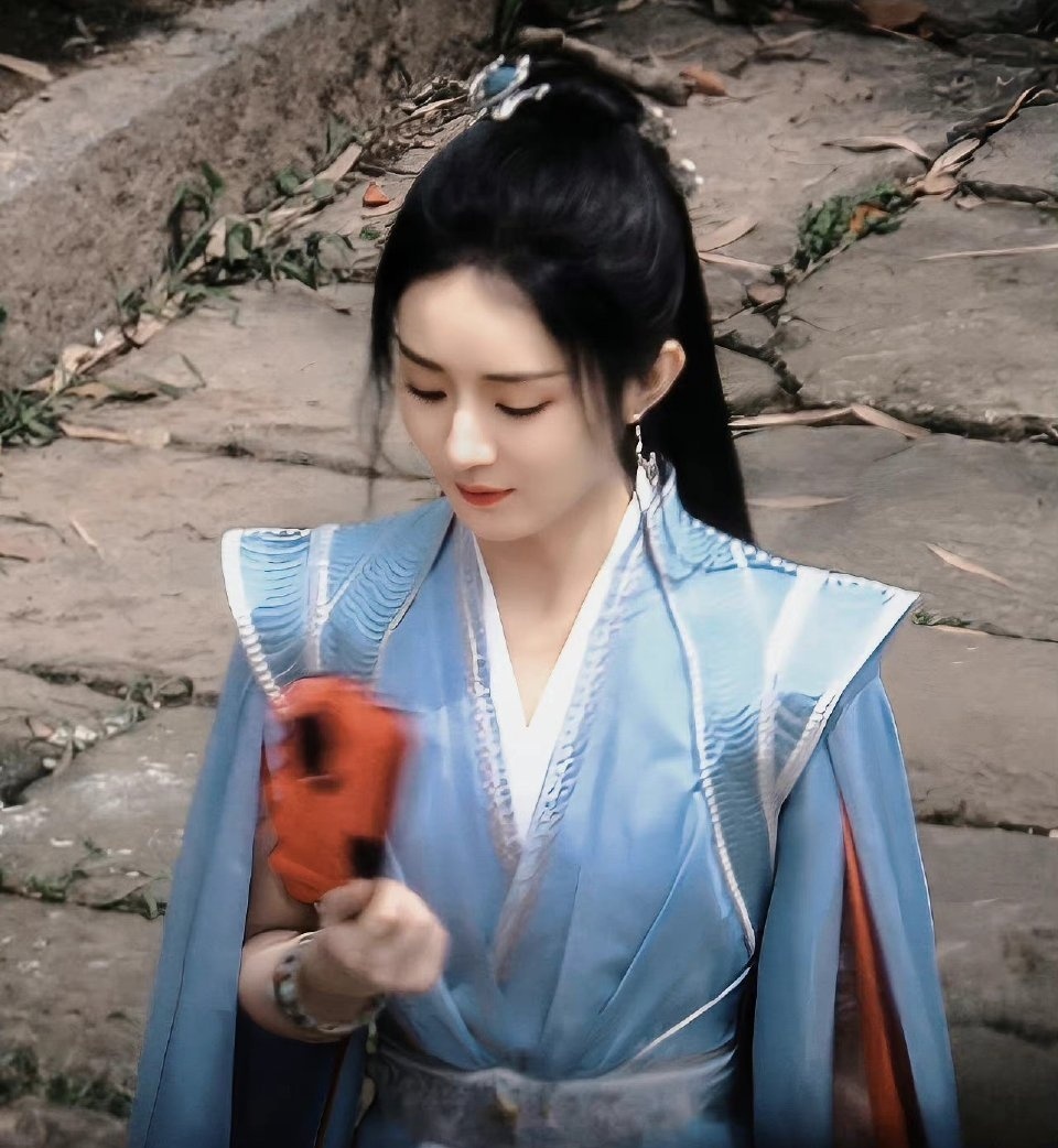 Trieu Le Dinh Du phuong hanh anh 2