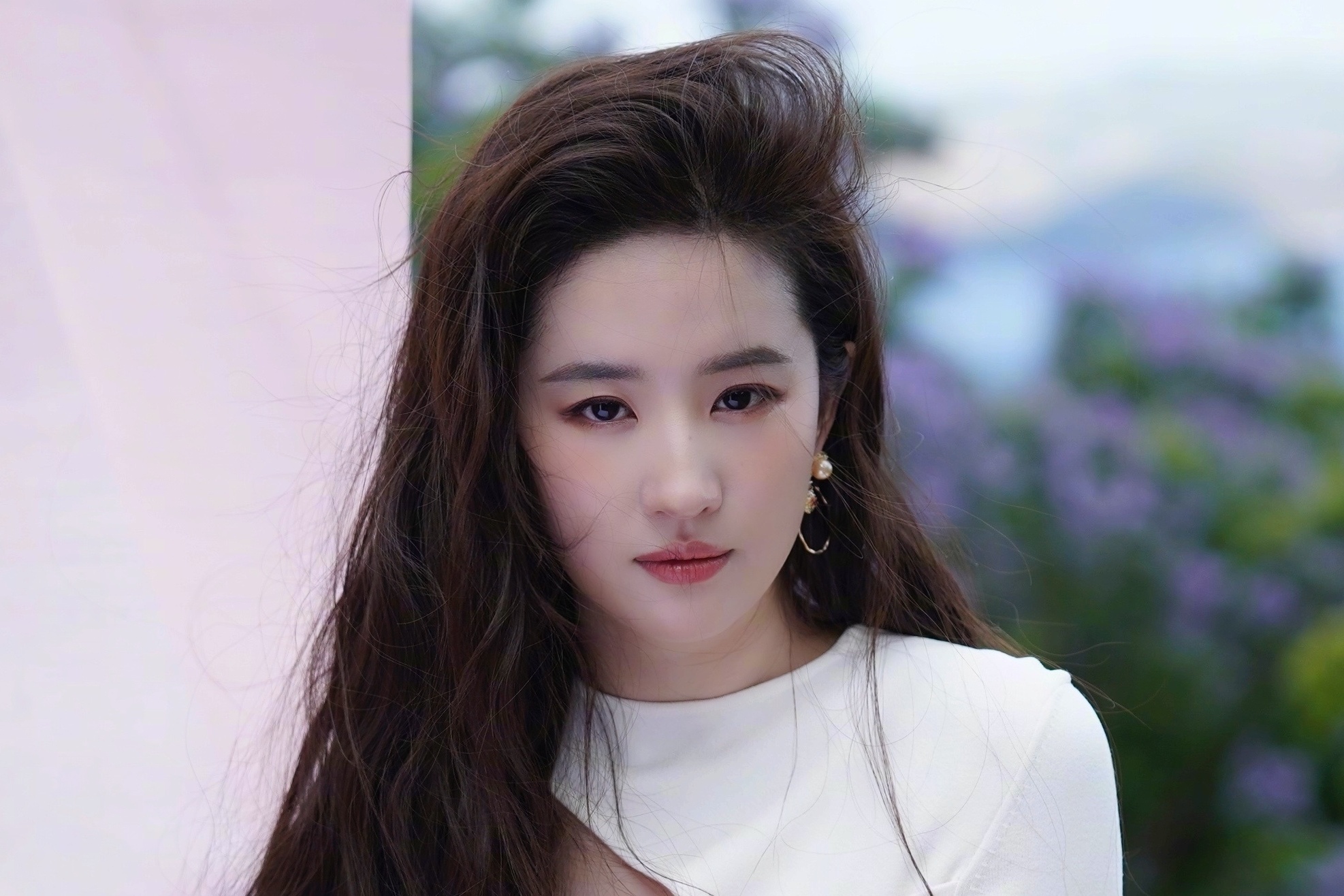 Luu Diec Phi bi mia mai hinh anh