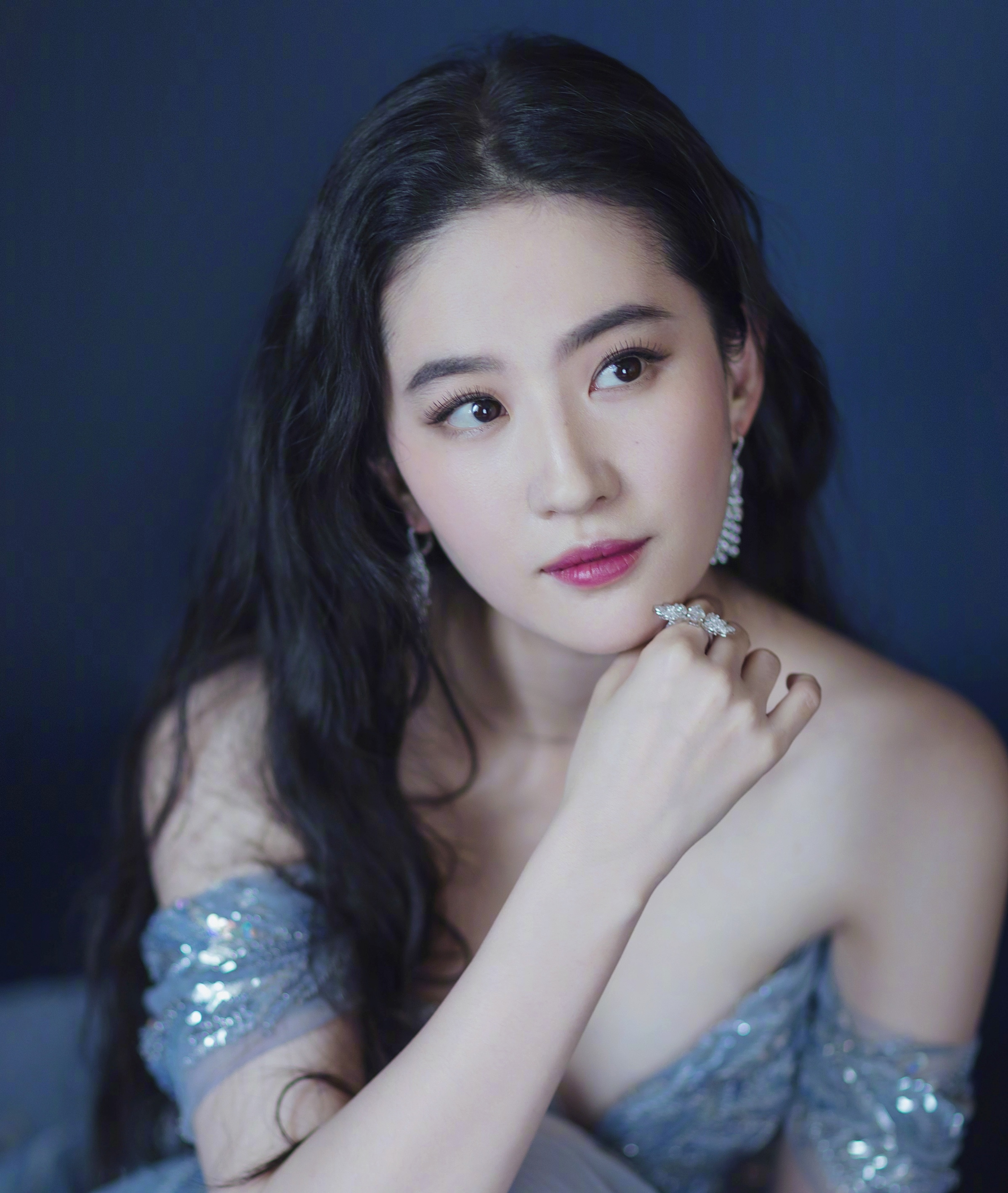 Luu Diec Phi gian lan bang cap anh 1