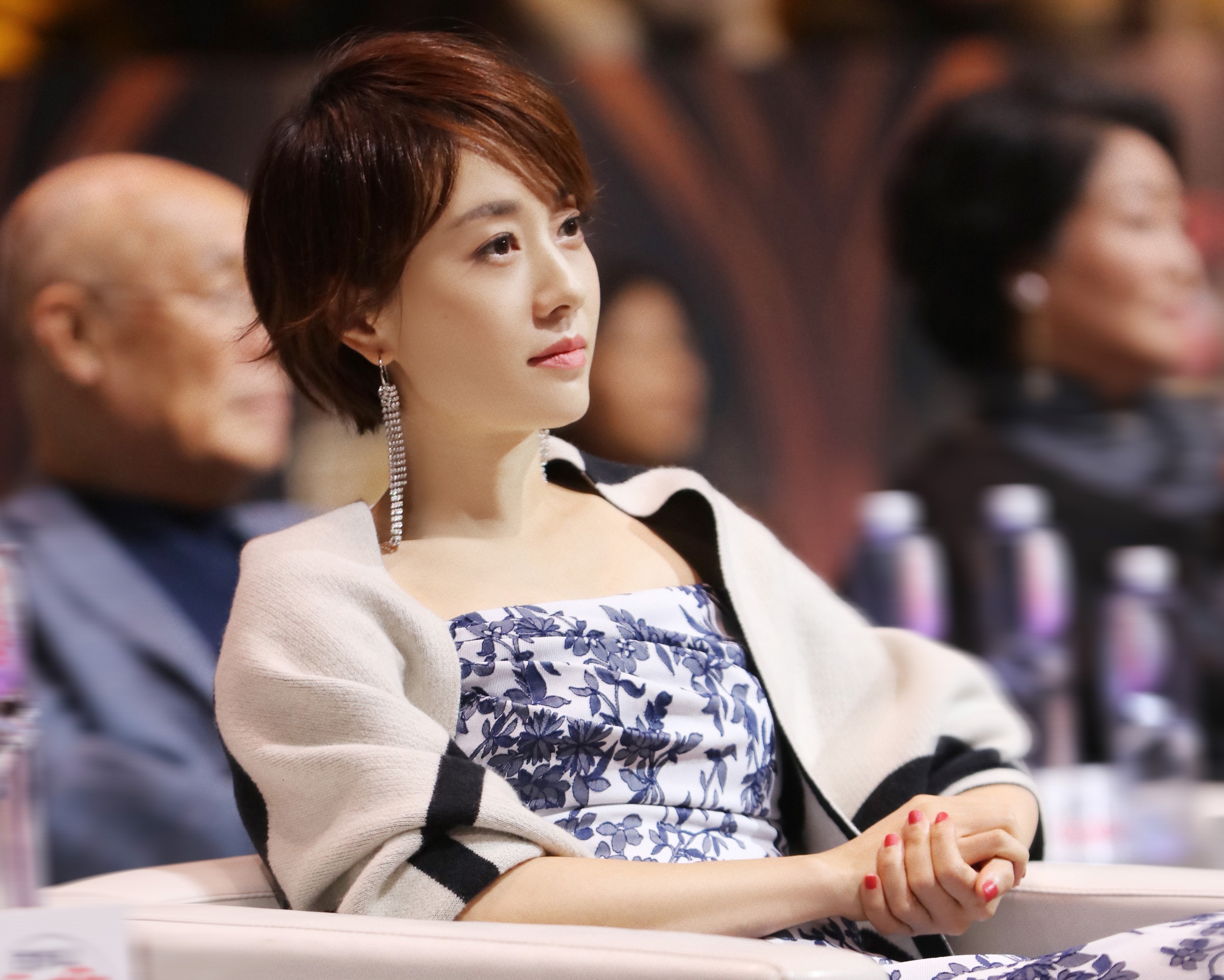 Quan Hiểu Đồng bị kiện vì kinh doanh ảnh 5 Quan Hieu Dong bi kien vi kinh doanh anh 5