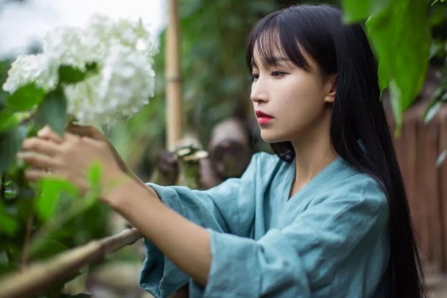 Ly Tu That trang tay hinh anh