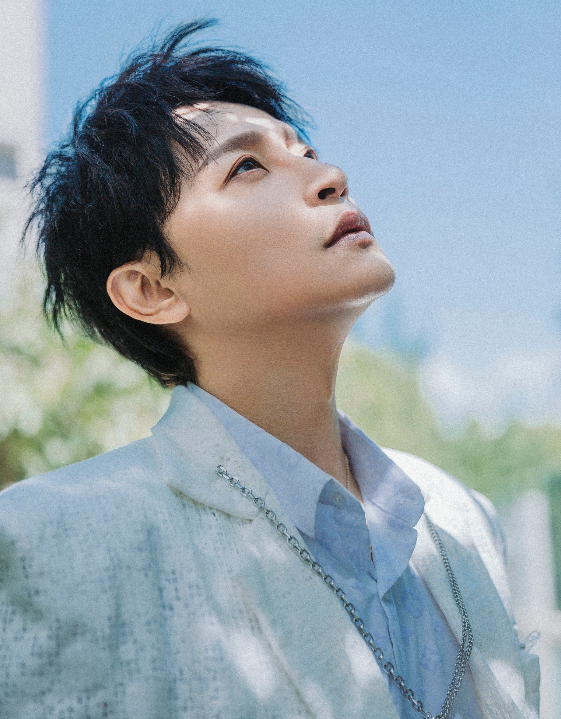 Tran Chi Bang an mac phan cam anh 5