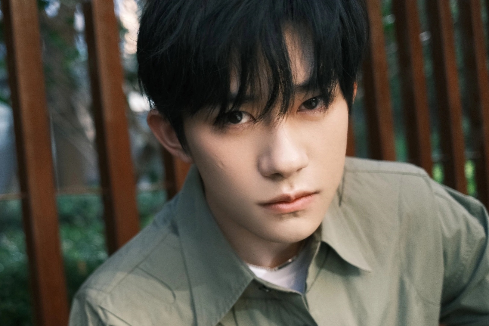 Dich Duong Thien Ti mat 60.000 fan hinh anh