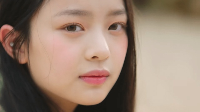 Co gai goc Viet sap tro thanh 'em gai cua BTS' hinh anh