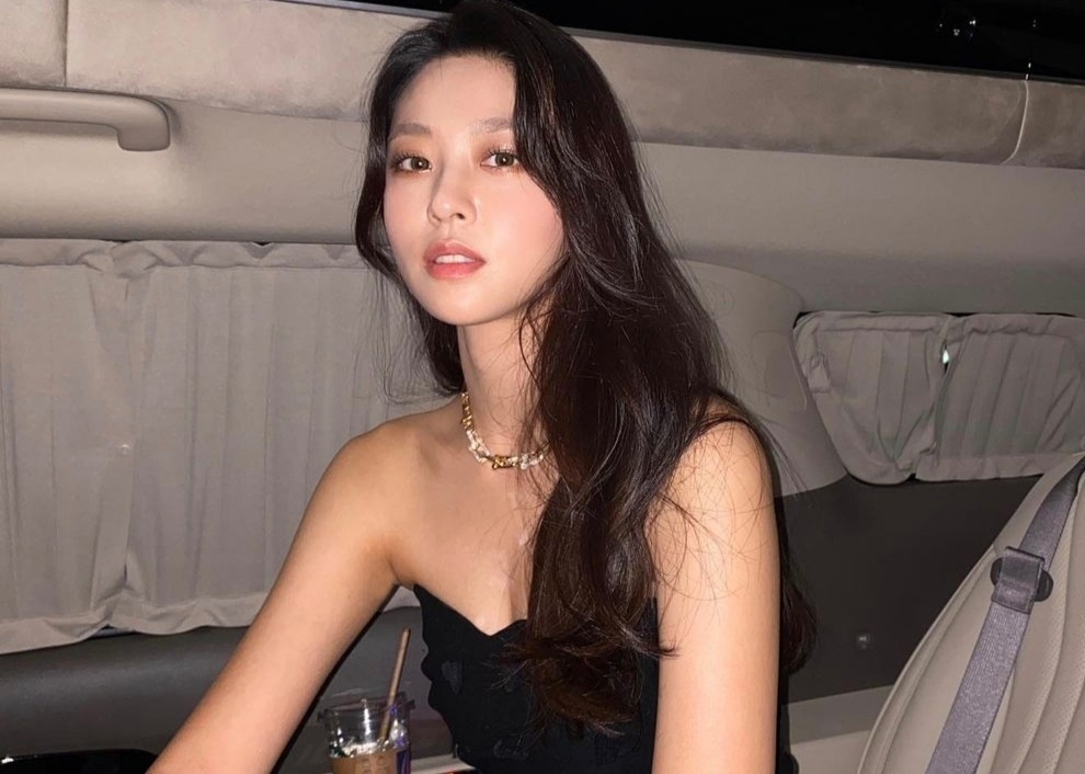 Seolhyun mac chung mo mat hinh anh