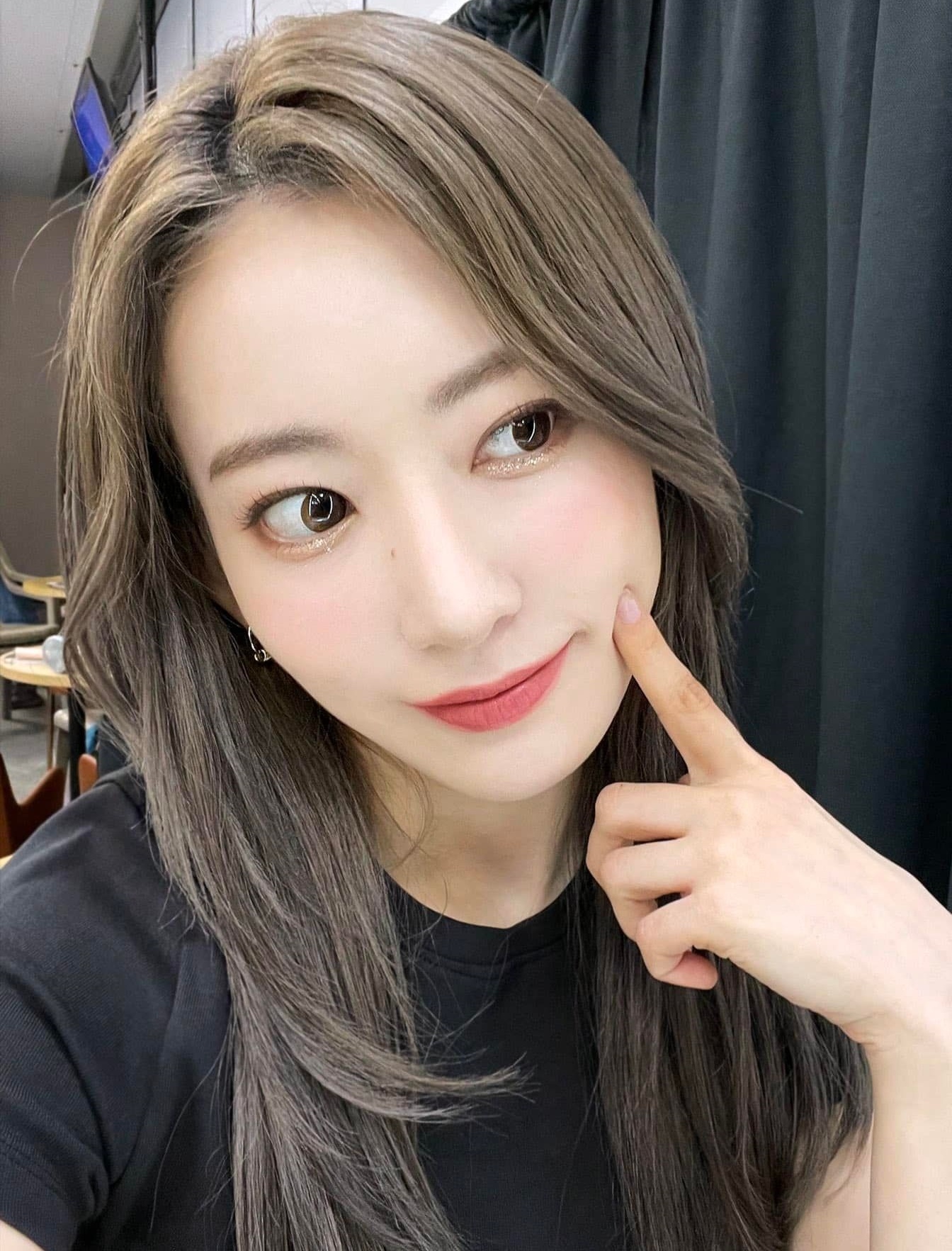 Sakura Le Sserafim bi boi nho anh 1