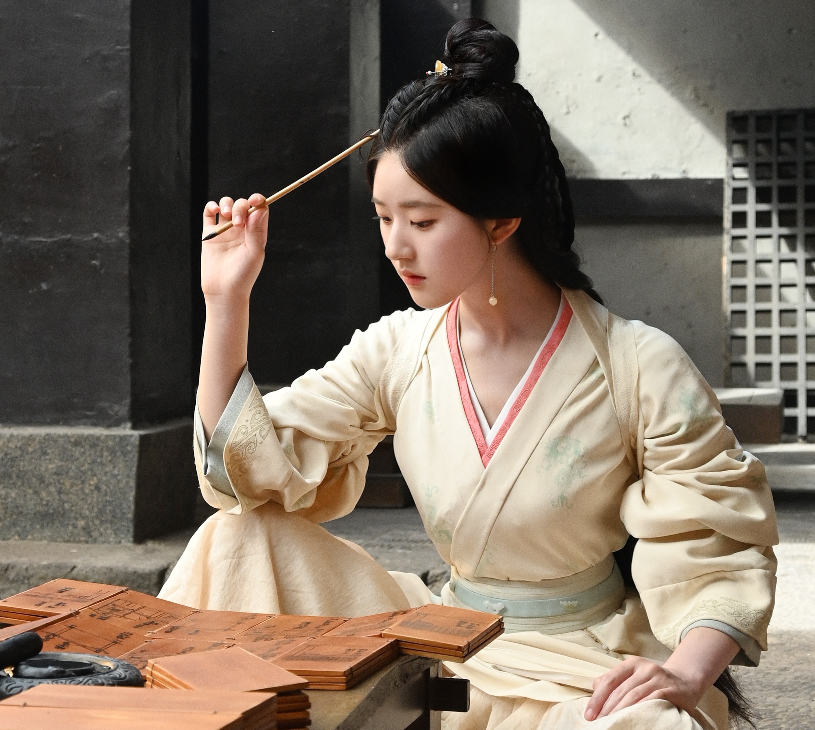 Trieu Lo Tu doi thu cua Dich Le Nhiet Ba anh 9