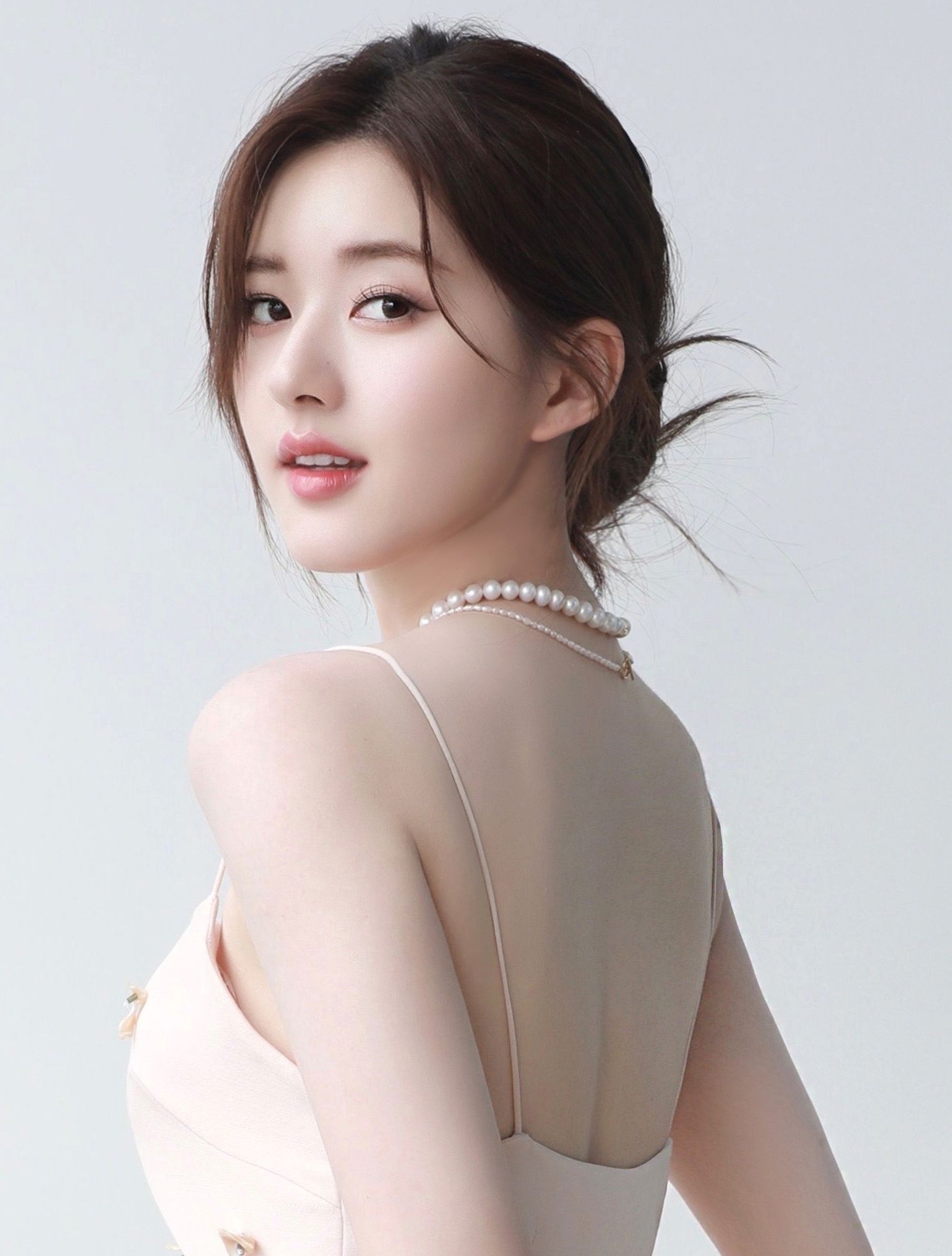 Trieu Lo Tu doi thu cua Dich Le Nhiet Ba anh 16