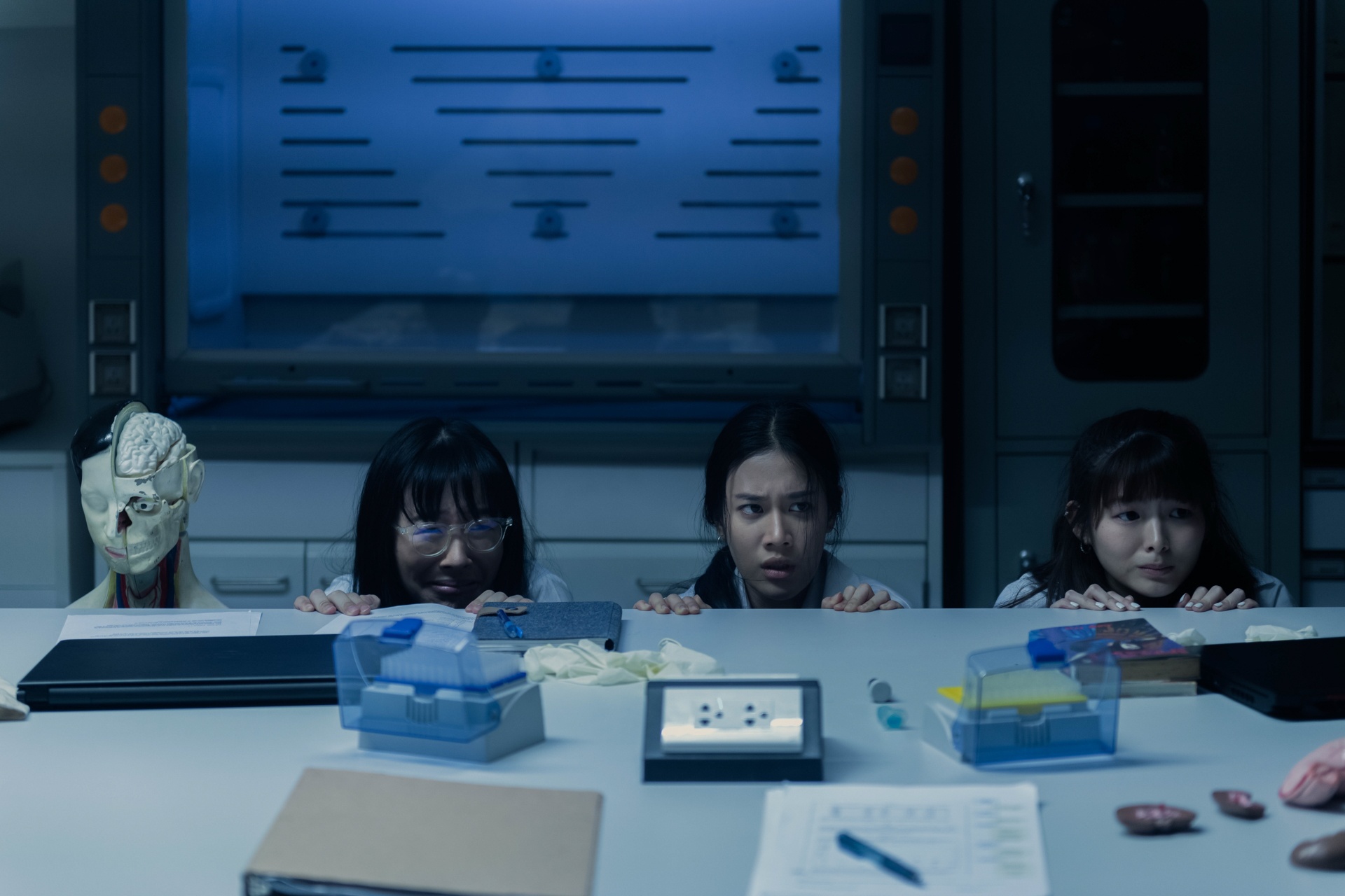 phim kinh di Chuyen ma giang duong: Hoc ky 2 anh 3