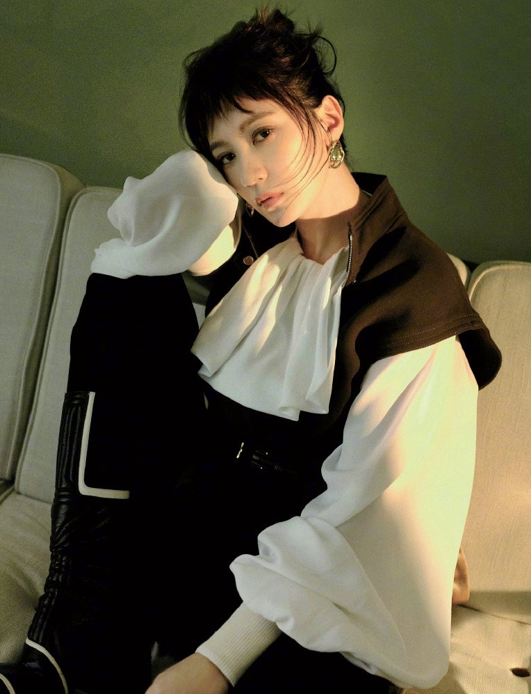 Hướng Tả phản bội Quách Bích Đình ảnh 10 Huong Ta phan boi Quach Bich Dinh anh 10