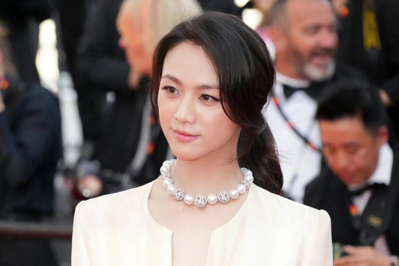 Cach Thang Duy dap tra tin ly than chong dao dien hinh anh