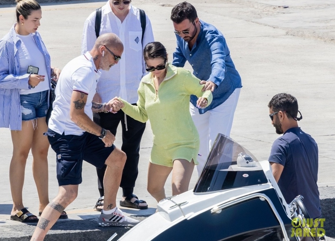 Selena Gomez hen ho dao dien nguoi Italy anh 2