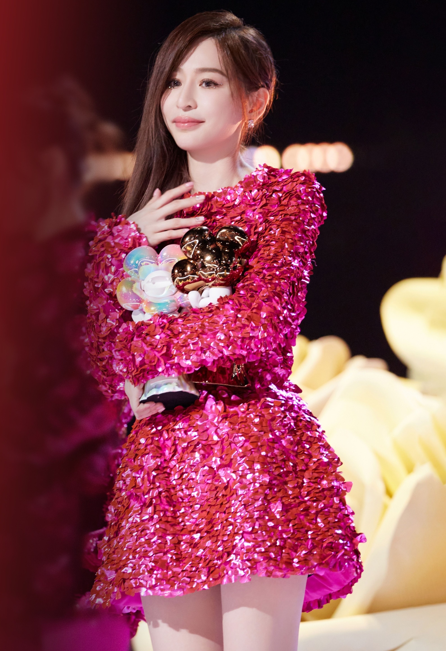 Vương Tâm Lăng tỷ tỷ đạp gió rẽ sóng 3 ảnh 8 Vuong Tam Lang ty ty dap gio re song 3 anh 8