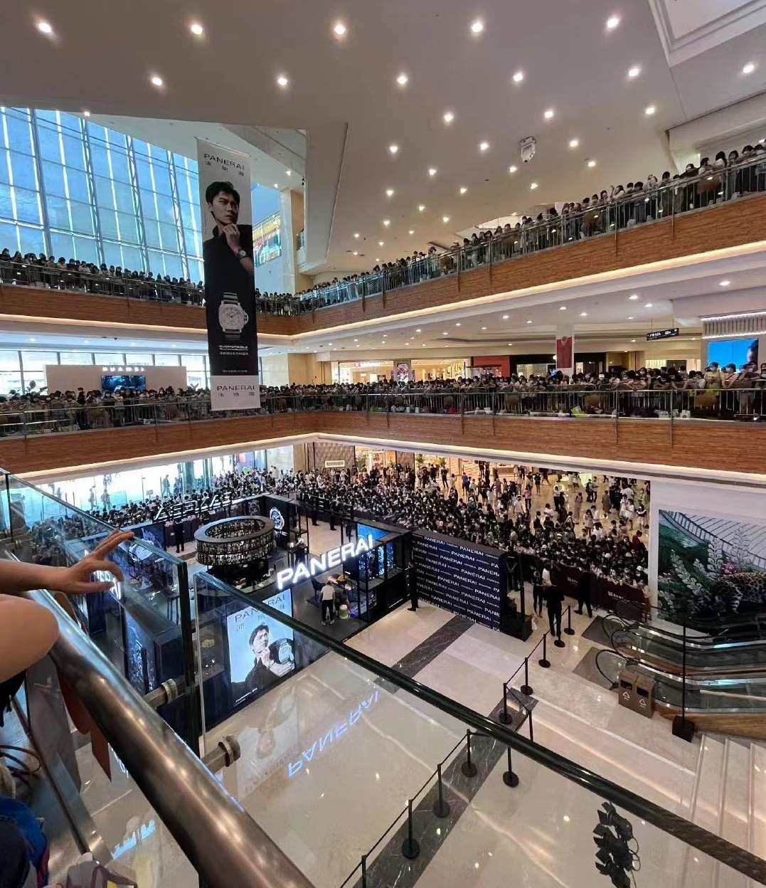 Lý Dịch Phong được hàng trăm nghìn khán giả chờ đón ảnh 2 Ly Dich Phong duoc hang tram nghin khan gia cho don anh 2