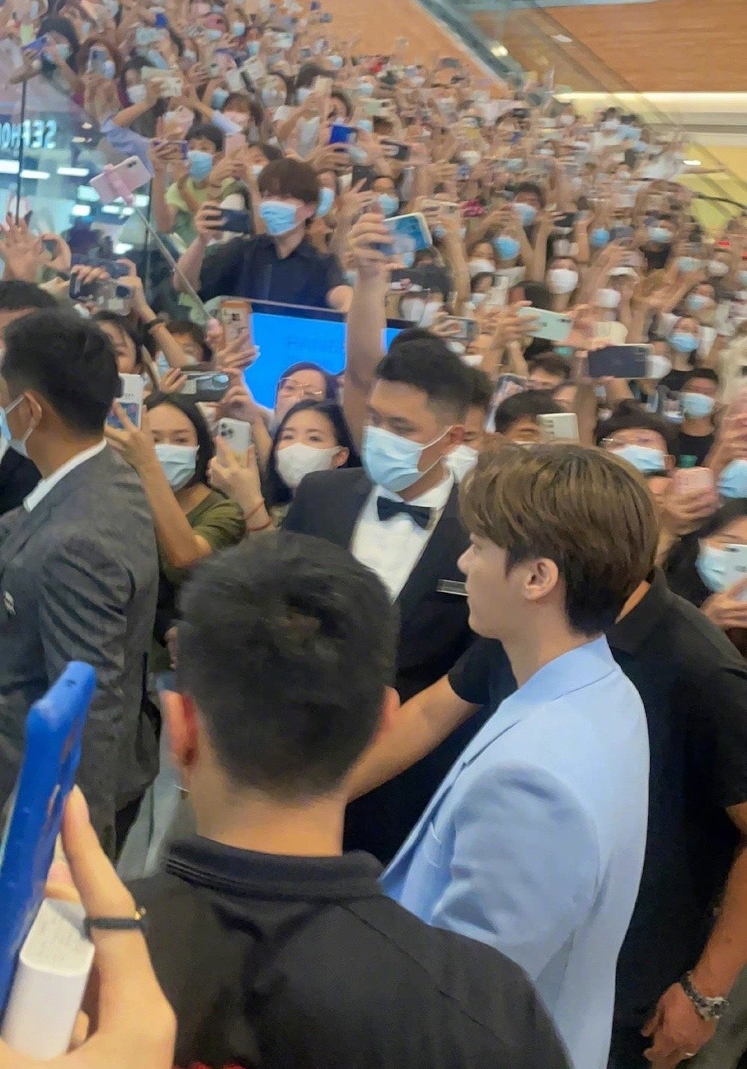 Lý Dịch Phong được hàng trăm nghìn khán giả chờ đón ảnh 4 Ly Dich Phong duoc hang tram nghin khan gia cho don anh 4