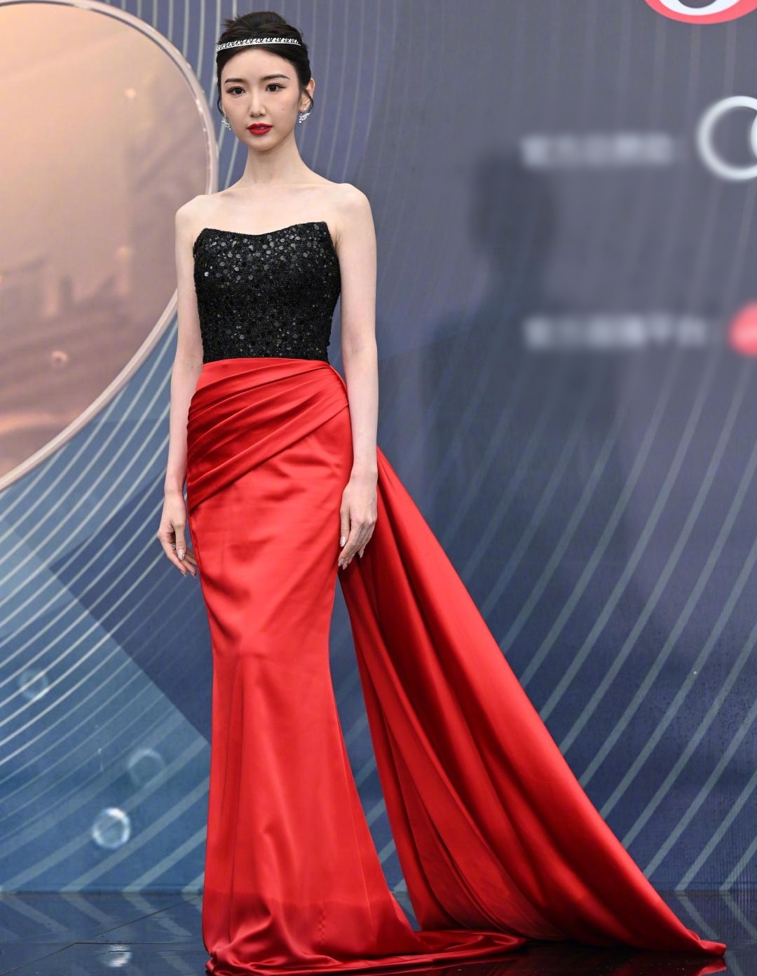 Luu Diec Phi long lay tai Dem hoi Weibo anh 16