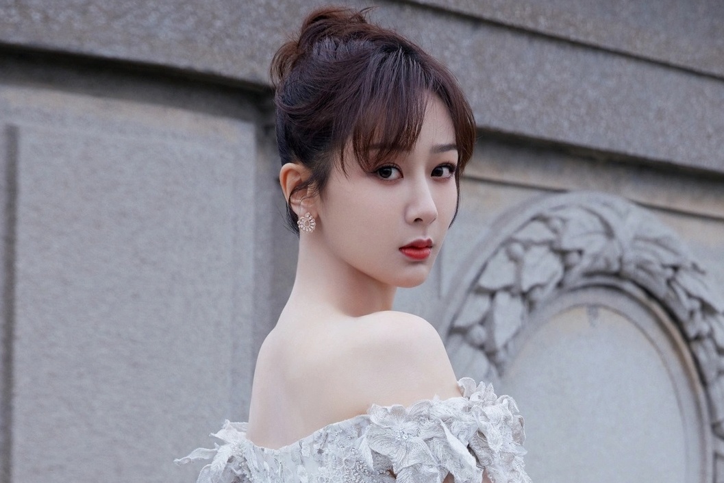 Duong Tu truot doc hinh anh vi mot loi noi doi hinh anh