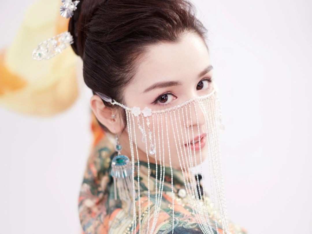 Cap Ni Khac Tu khoc khi noi ve vu 'clip nong voi Huynh Hieu Minh' hinh anh