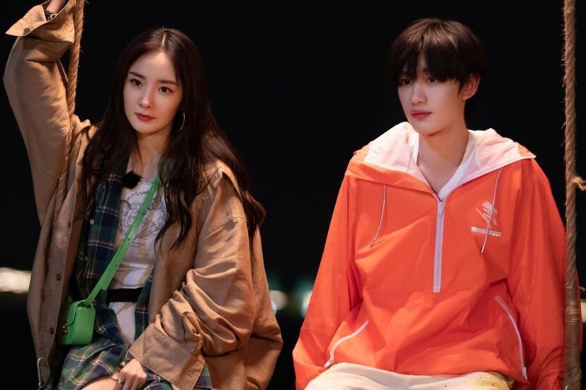 Duong Mich bi chi trich vi hanh dong khiem nha hinh anh