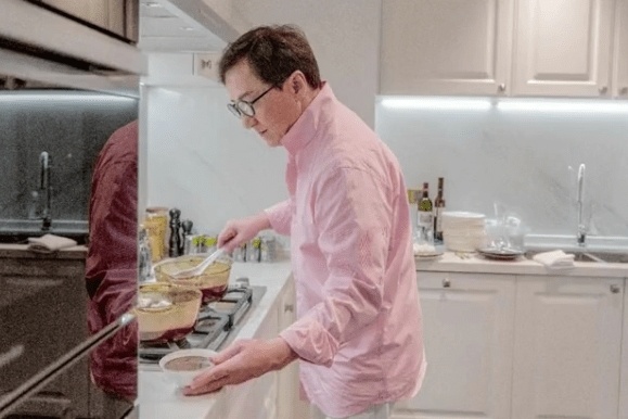 Ben trong can ho 6 trieu USD cua Thanh Long hinh anh