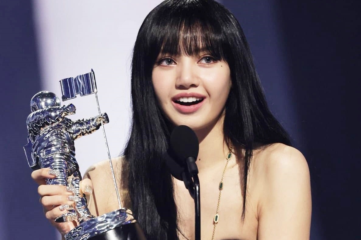 Lisa - tu con ghe thanh idol noi tieng nhat Kpop hinh anh