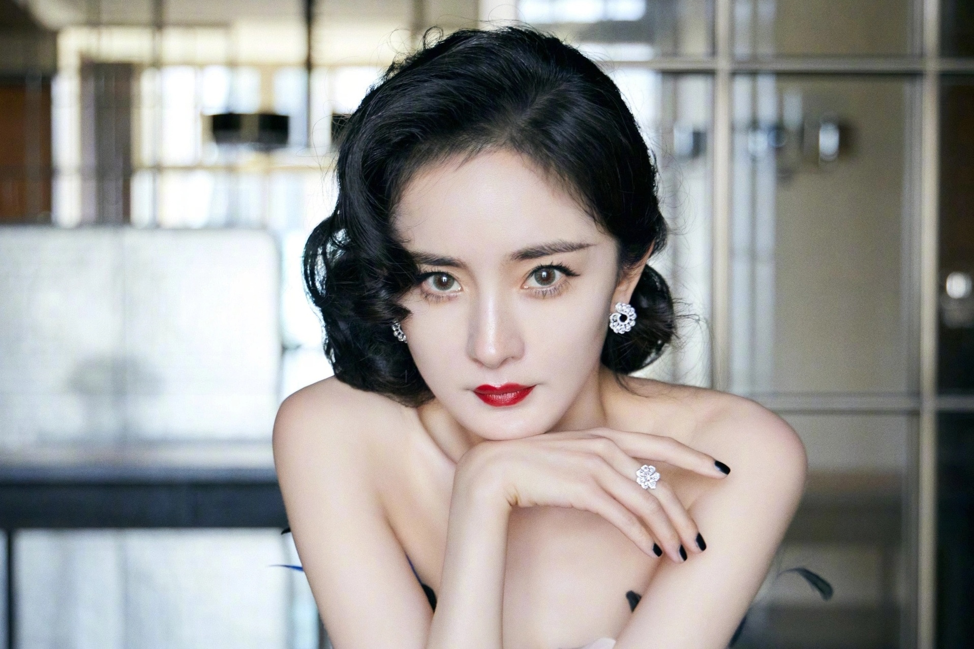 Ganh nang cua Duong Mich hinh anh