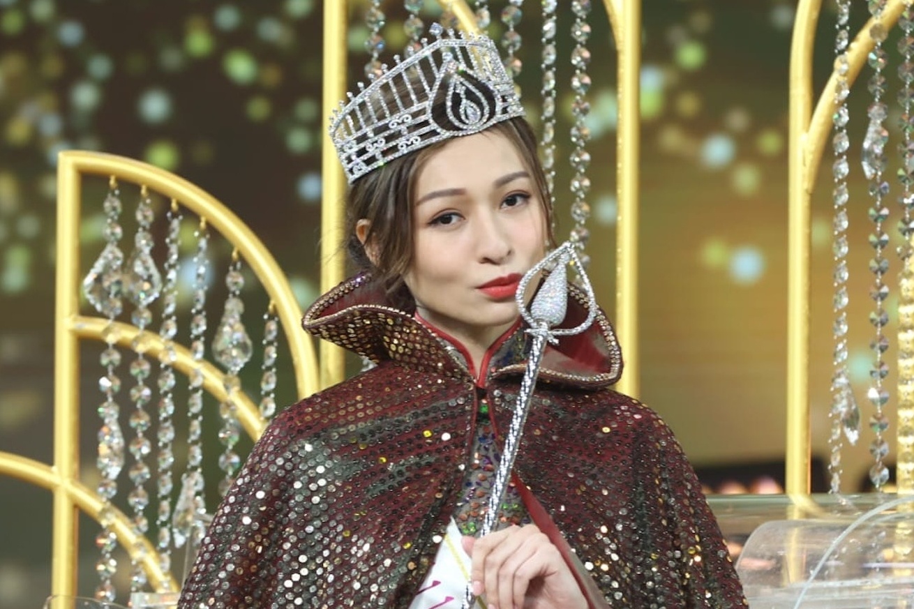 Nguoi dep tai tieng Lam Ngoc Vi dang quang Hoa hau Hong Kong 2022 hinh anh