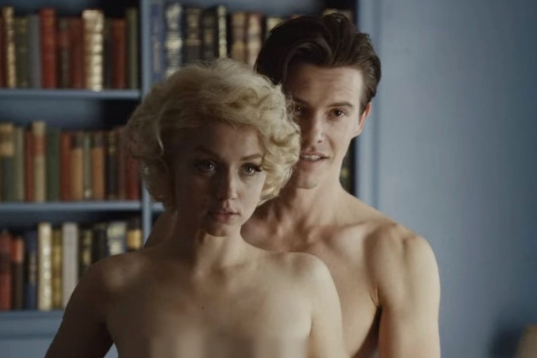 Phim ve Marilyn Monroe bi chi trich vi sai lech, lam dung canh sex hinh anh