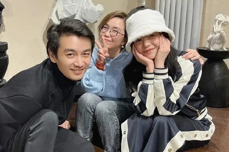 Tran Hieu va Tran Nghien Hy sau tin ngoai tinh hinh anh