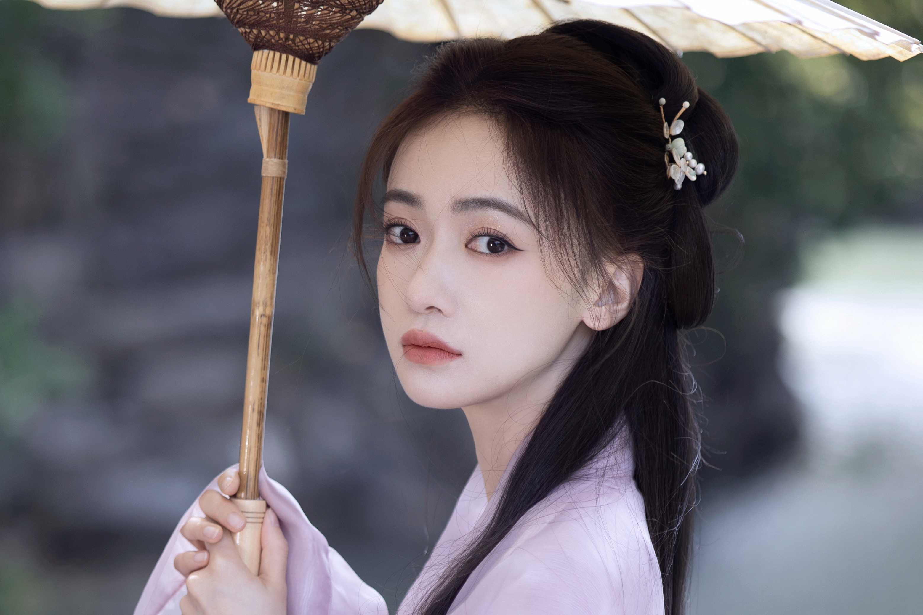 Ngo Can Ngon tut doc su nghiep hinh anh