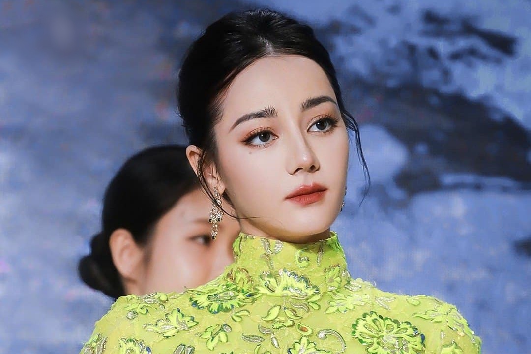 Dong thai cua Dich Le Nhiet Ba sau loat tin don tinh ai hinh anh