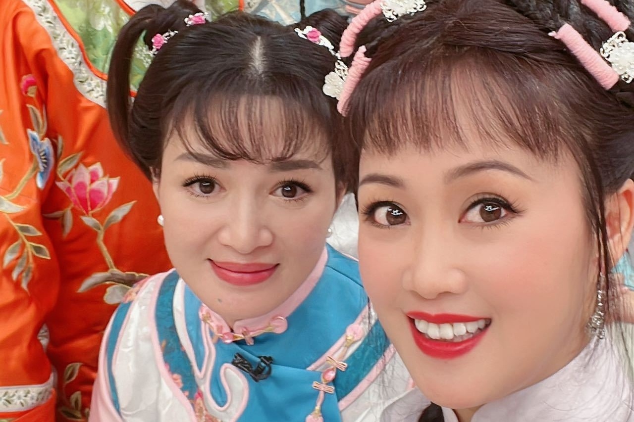 Luong Tieu Bang va dan my nhan 'Loc dinh ky' 1998 tai ngo hinh anh