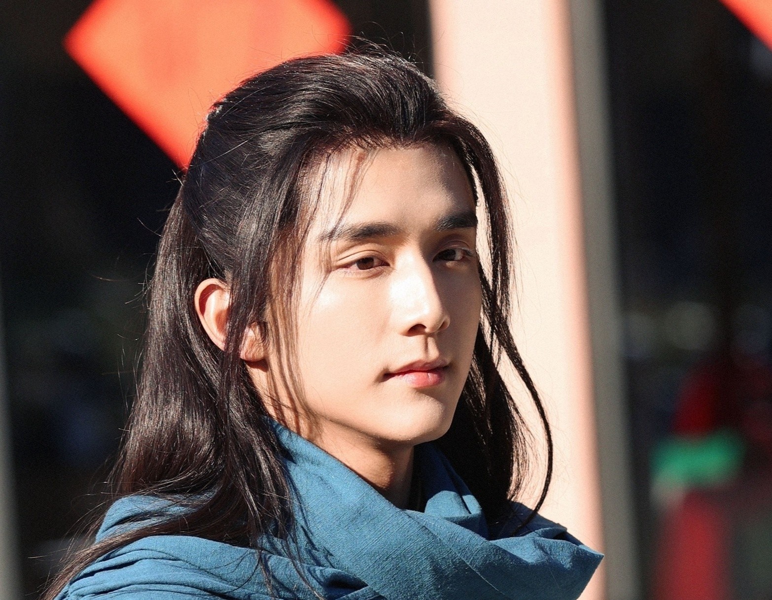 Sao nam gay tay vi dau vat tay trong show hinh anh