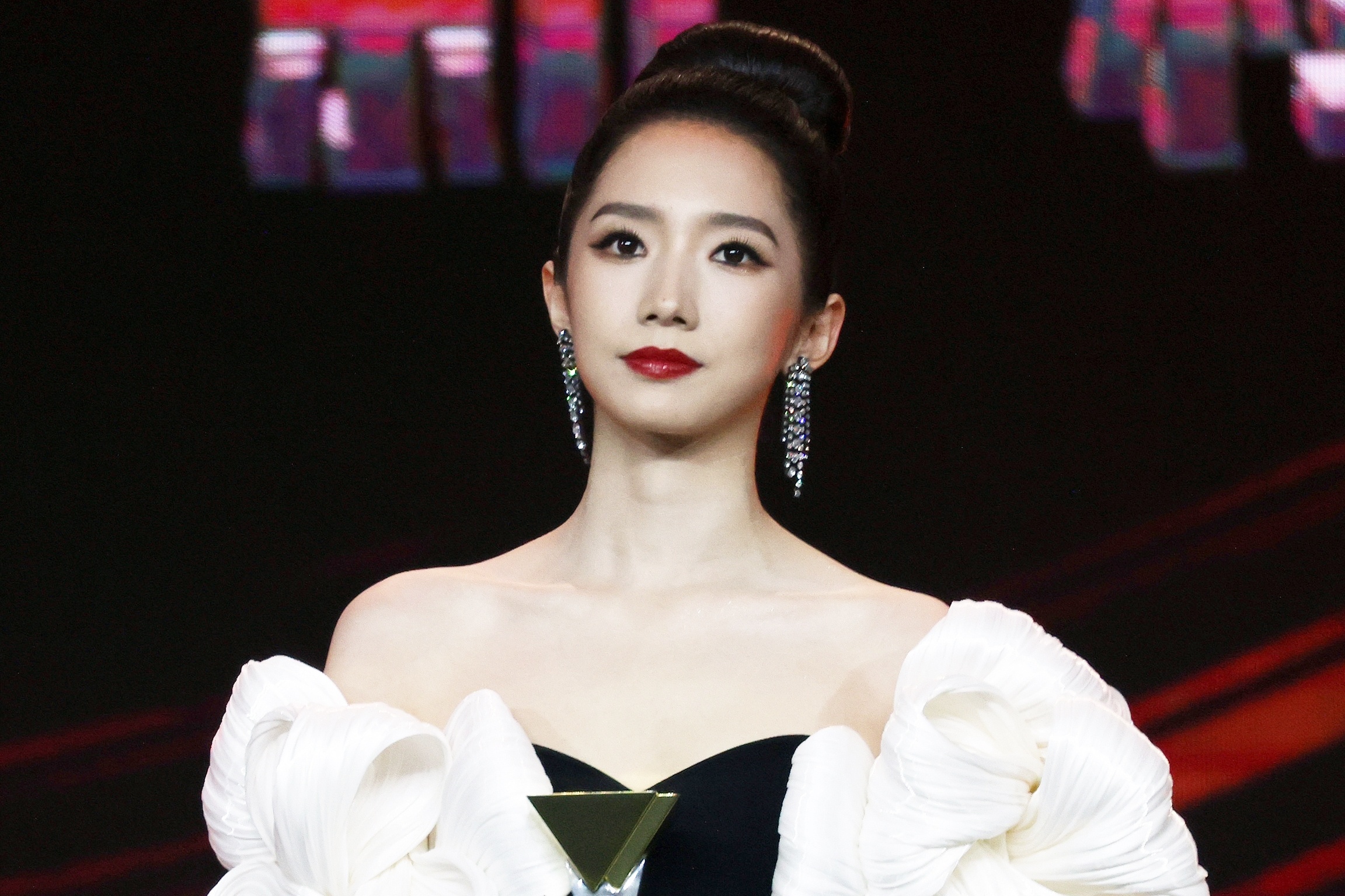 Manh My Ky tro lai lang nhac sau be boi tinh ai hinh anh